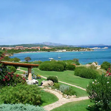 Isa-residence With Swimming Pool In Marinella Just 300 Mt From The Sea, With Sea View Aparthotel *