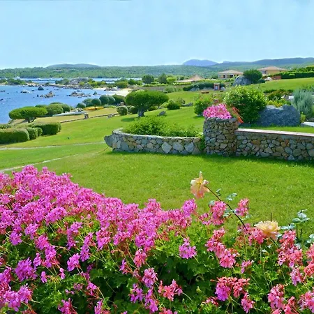 Aparthotel Isa-residence With Swimming Pool In Just 300 Mt From The Sea, With Sea View